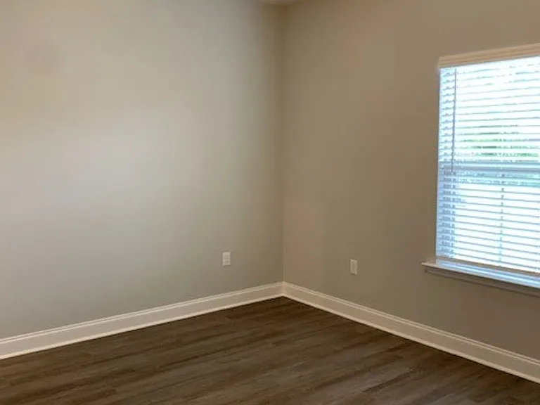 1713 Springhill Dr #B — Photo 8