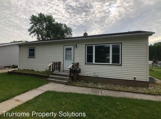 1001 S 19th St, Grand Forks, ND 58201