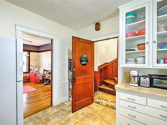 5th image of 64 Harvard St