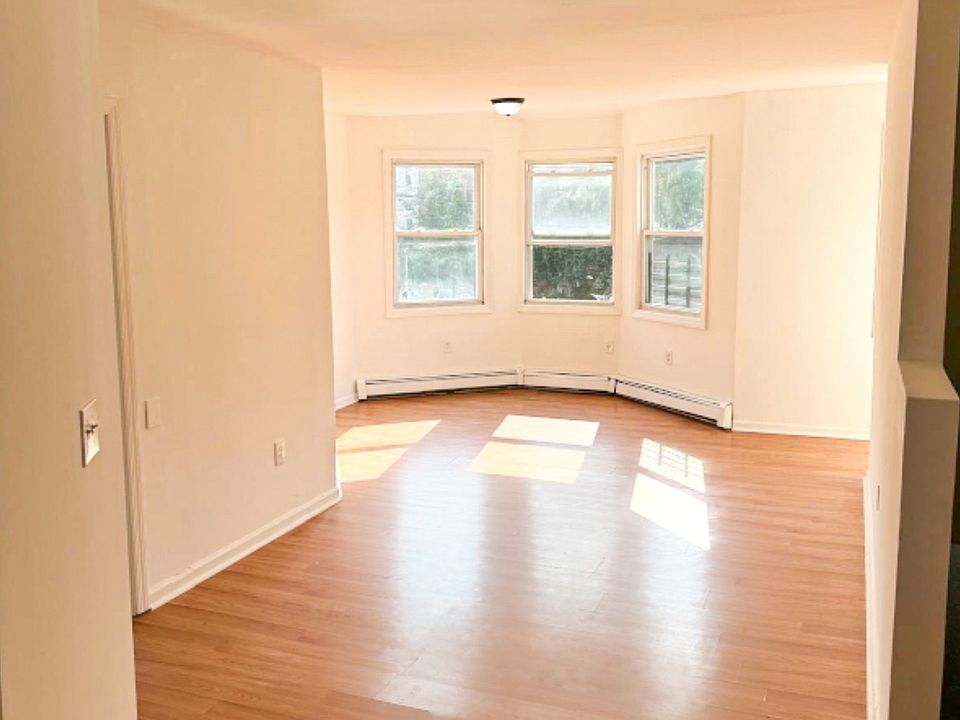 1st image of 219 Targee St #2