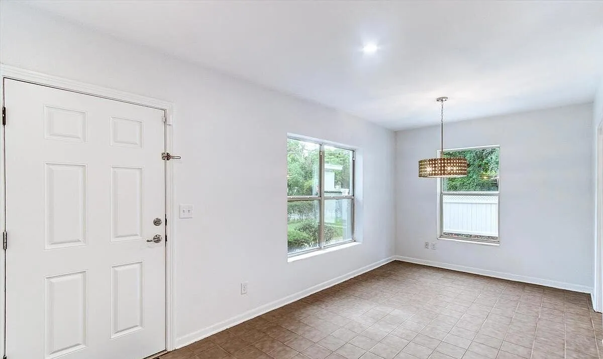 4 bed, 1420 sqft, $1,435 — Photo 4