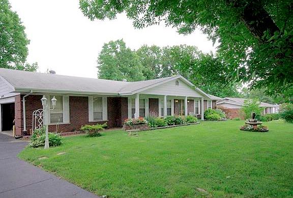3rd image of 1326 N Elizabeth Ave