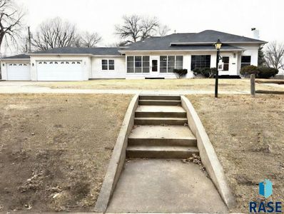 1401 S Riverdale Rd, Sioux Falls, SD, 57105