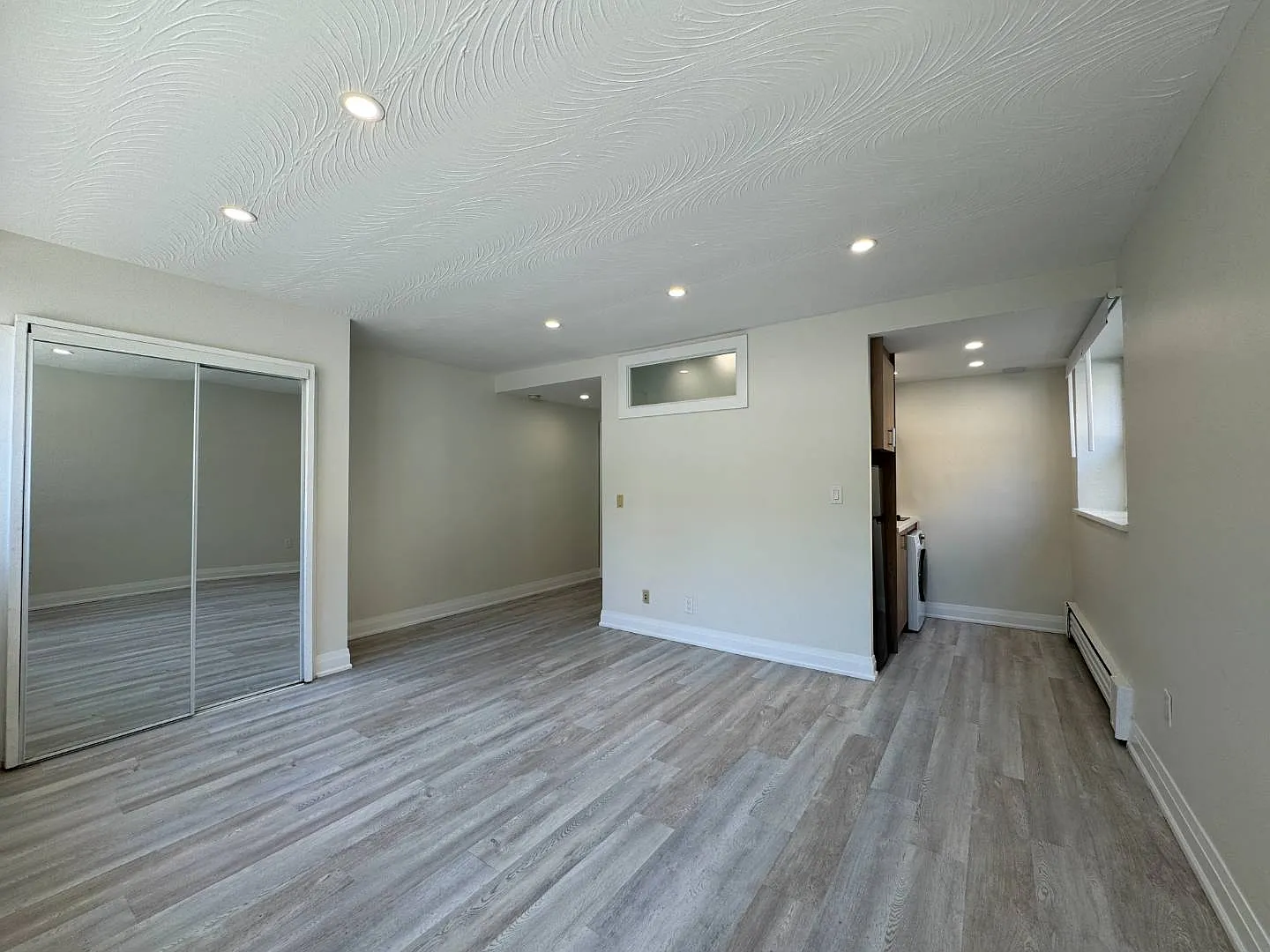 140 Springhurst Ave - 4 — Photo 4