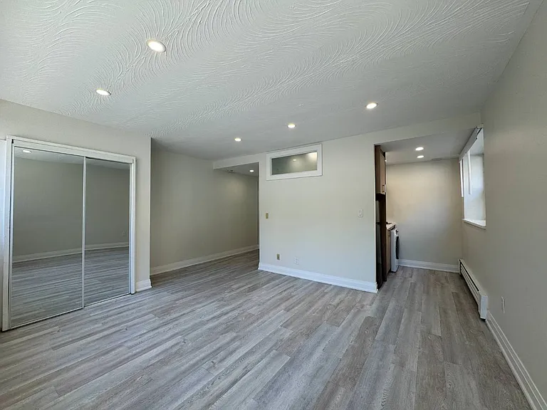140 Springhurst Ave #U4 — Photo 3
