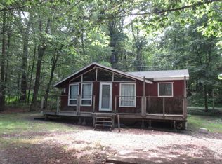 132 Juniper St, Dingmans Ferry, PA 18328