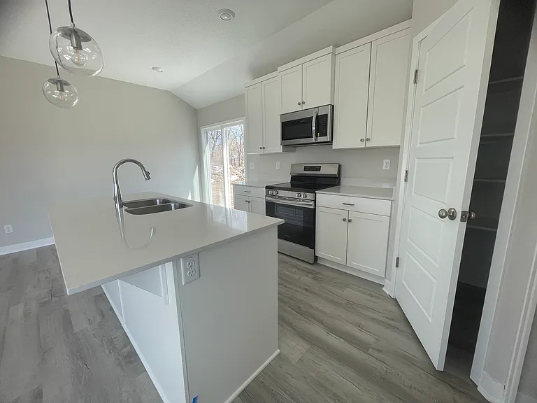 3449 SE Corbin Dr — Photo 4
