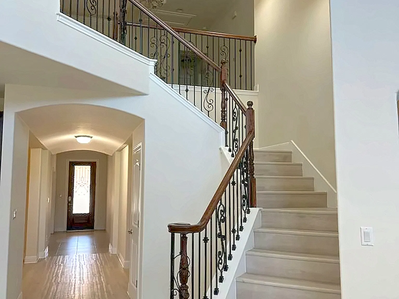 5 bed, 3.5 bath, 3651 sqft, $3,049 — Photo 4