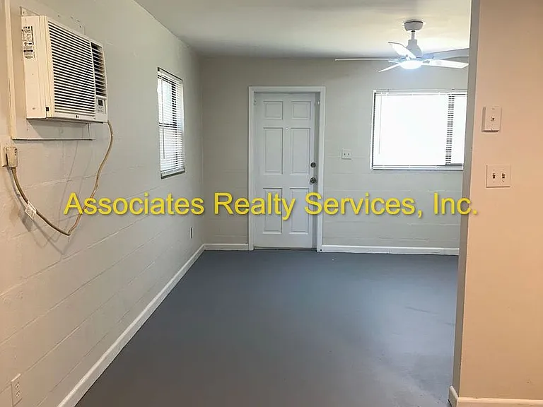 3200 NW 21st St — Photo 2