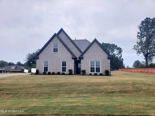 314 Summer Ln, Senatobia, MS 38668