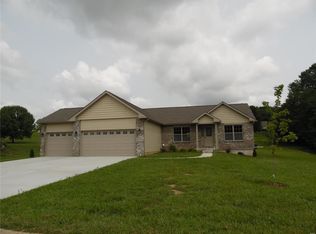 139 Bridgewater Chase Ln, Villa Ridge, MO 63089