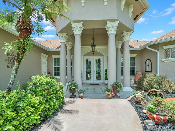 2nd image of 2043 SE Bisbee Street