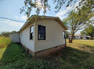 615 Williams Ave, Archer City, TX 76351