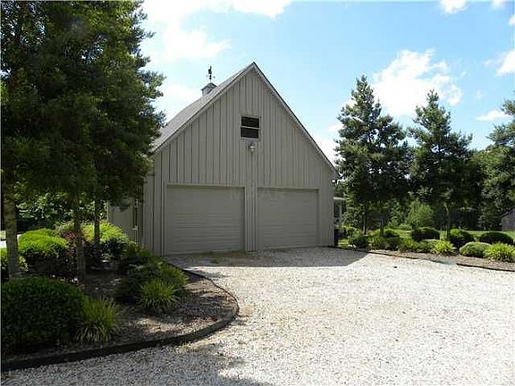 2nd image of 195 Clara Dr