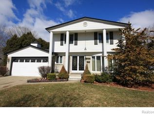 3595 Bellows Ct, Troy, MI 48083