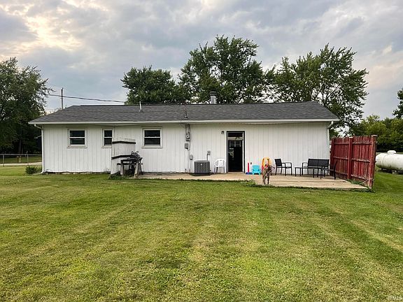 3rd image of 1902 E Bodenhafer Dr