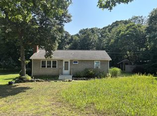 11 Stanley Street, Oak Bluffs, MA 02557