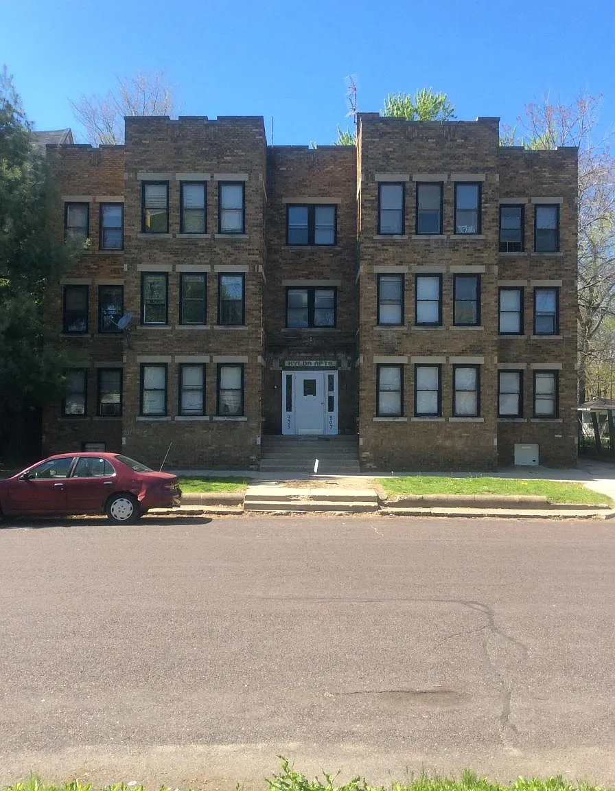2 bed, 1000 sqft, $900 — Photo 1