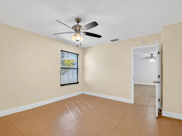 18 Crossings Cir #F — Photo 28