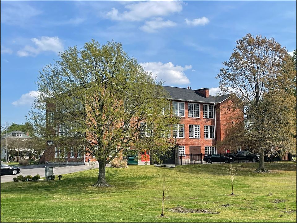 1st image of 2415 Ballentine Blvd #10745144