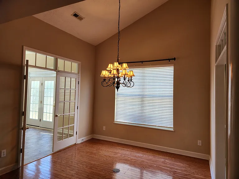 9398 Pinckney Ln — Photo 6