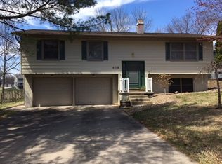 405 N Mount Vernon Dr, Iowa City, IA 52245