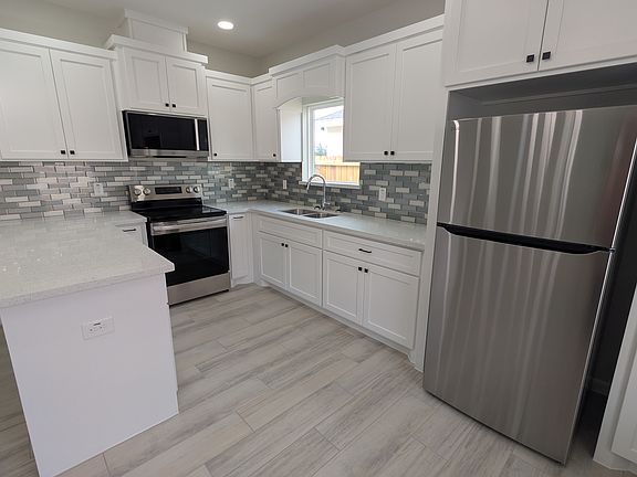3rd image of 700 N Emerald Ave #2