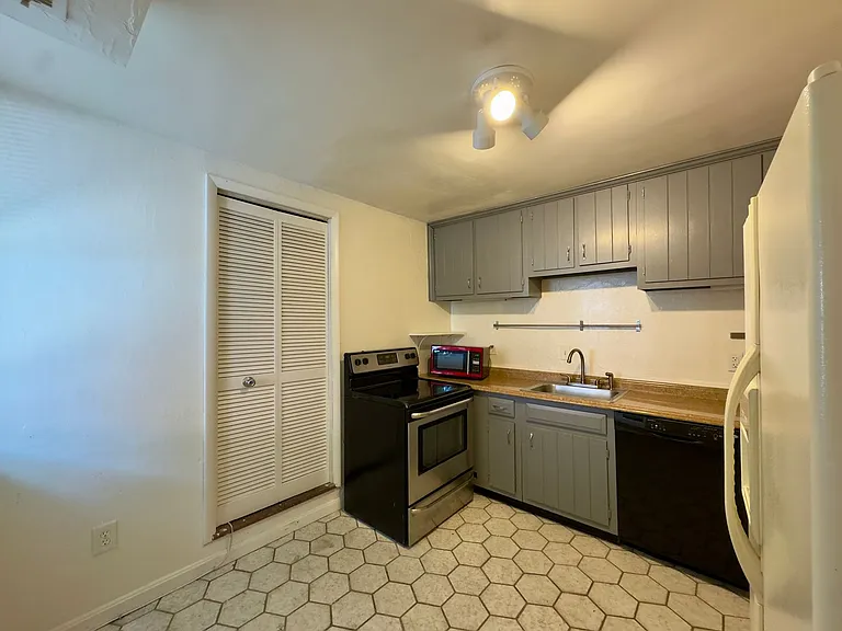 678 Melvin Dr — Photo 6