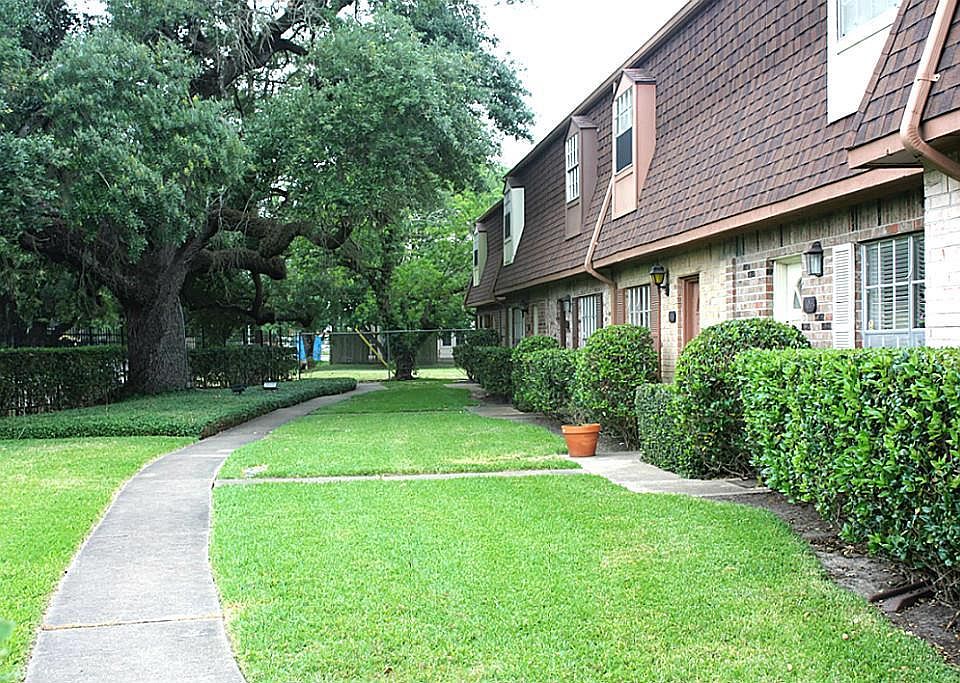 1st image of 9303 Hammerly Blvd Unit 1004