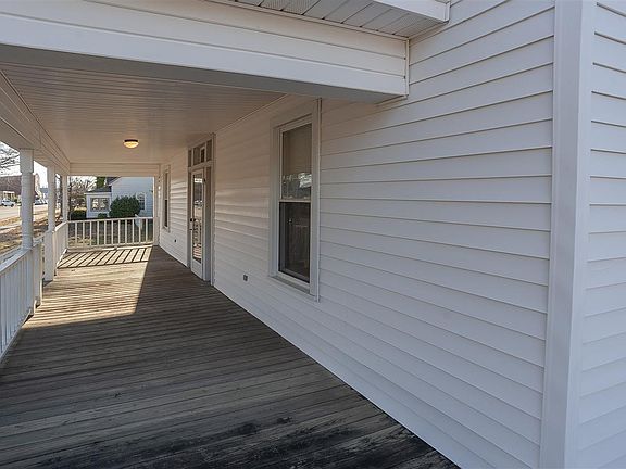 3rd image of 411 N Raiford St