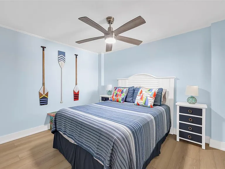 1300 Gulf Shore Blvd N #700 — Photo 22