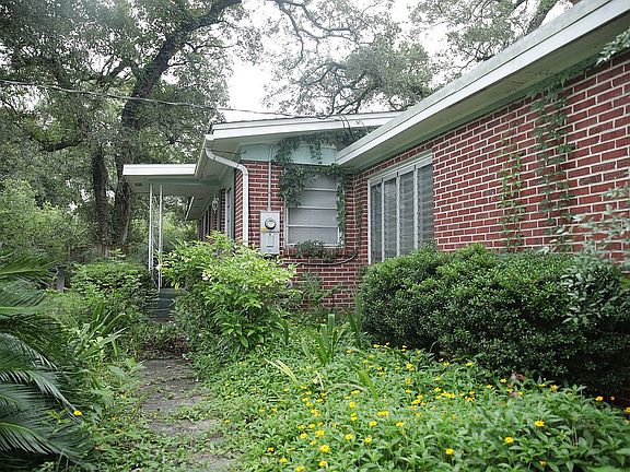 2nd image of 15 Scarlett Ln