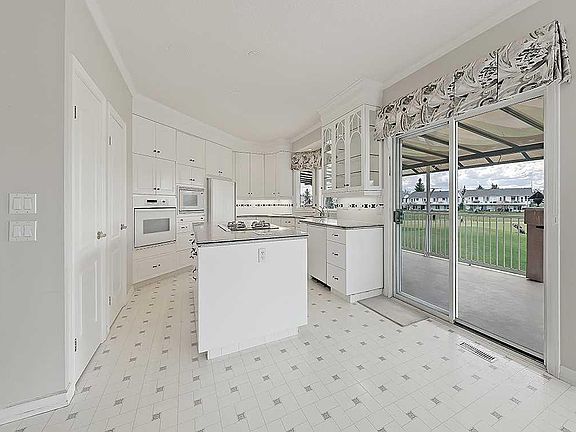 4th image of 1217 High Country Dr NW