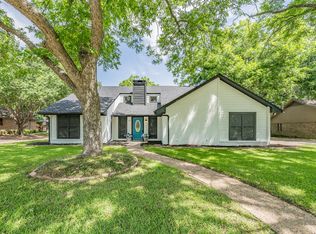 518 W Verde Woods St, Grand Prairie, TX 75052