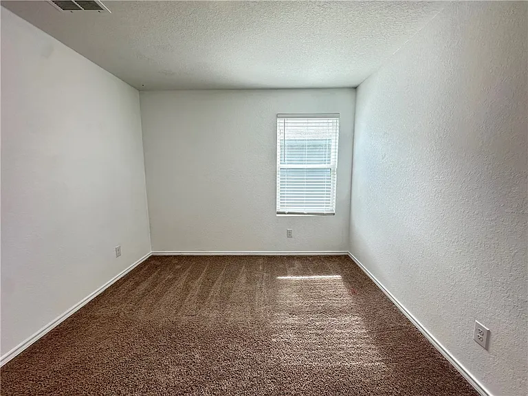 1203 Athena Dr — Photo 33