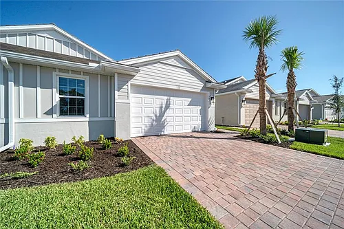 305 Ibiza Loop Photo 1