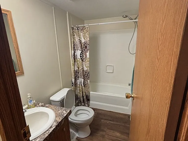 139 E Military Rd — Photo 9