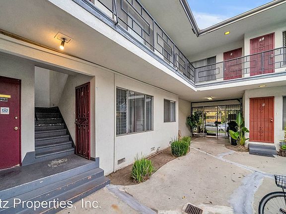 3rd image of 4926 August St APT 1