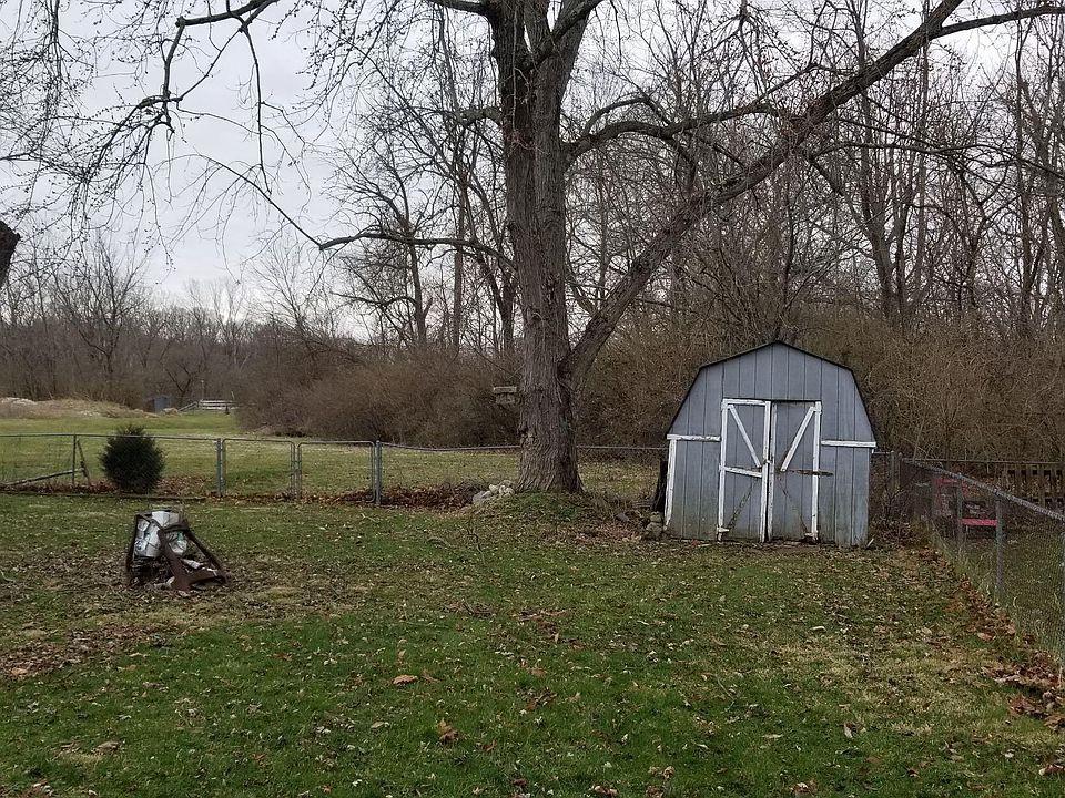2nd image of 793 Lakefield Dr