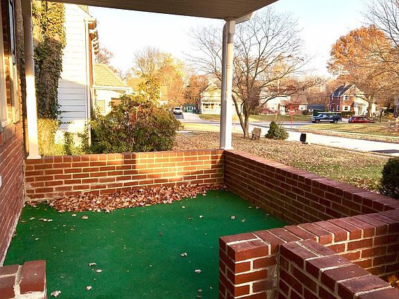 4th image of 305 McKinley Ave