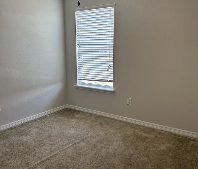 12219 Fairlawn Dr — Photo 27