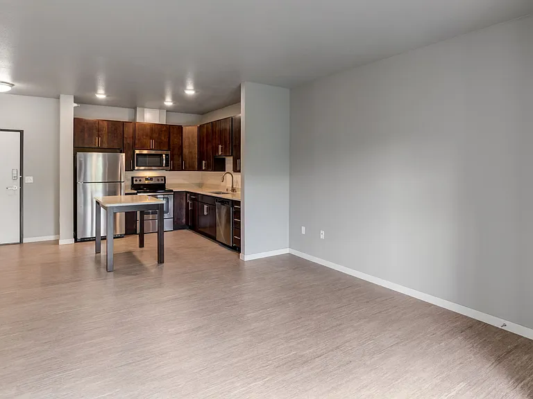 Lakeside Flats — Photo 3