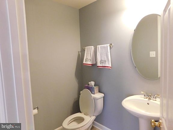 3rd image of 626 Pelican Ave #626