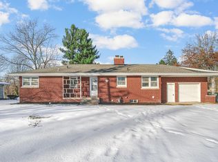 910 High St, Hobart, IN 46342
