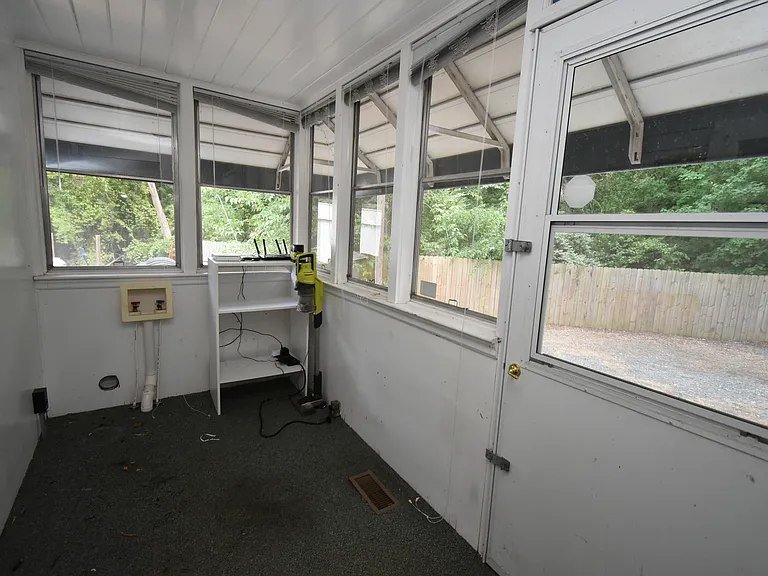 2603 W Carver St — Photo 29