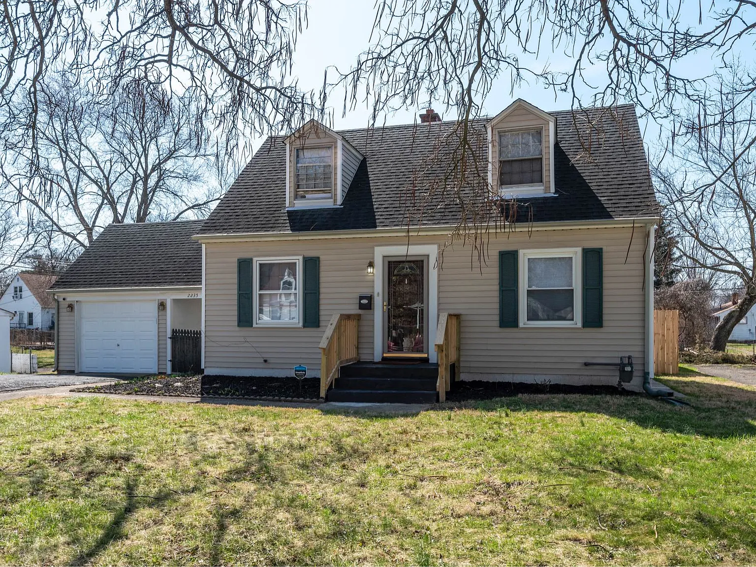 2235 Barrymore Avenue - 1 — Photo 1