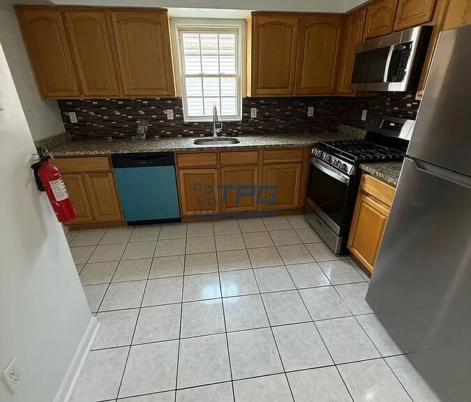 245 N 19th St #2 — Photo 4