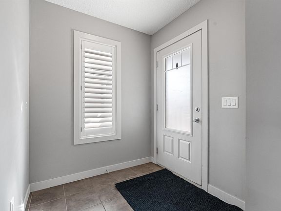 3rd image of 164 Summerstone Ln