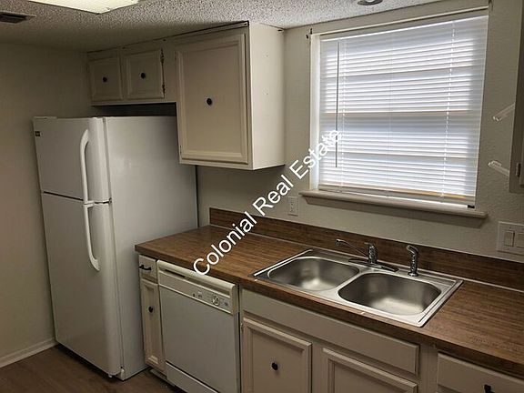 5th image of 805 Laurelwood Dr APT A