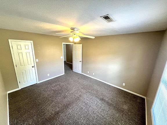 5th image of 260A Executive Ave